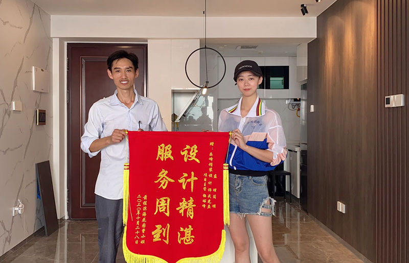 前城濱?；▓@曾小姐